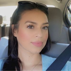 Meet your Posher, Iris